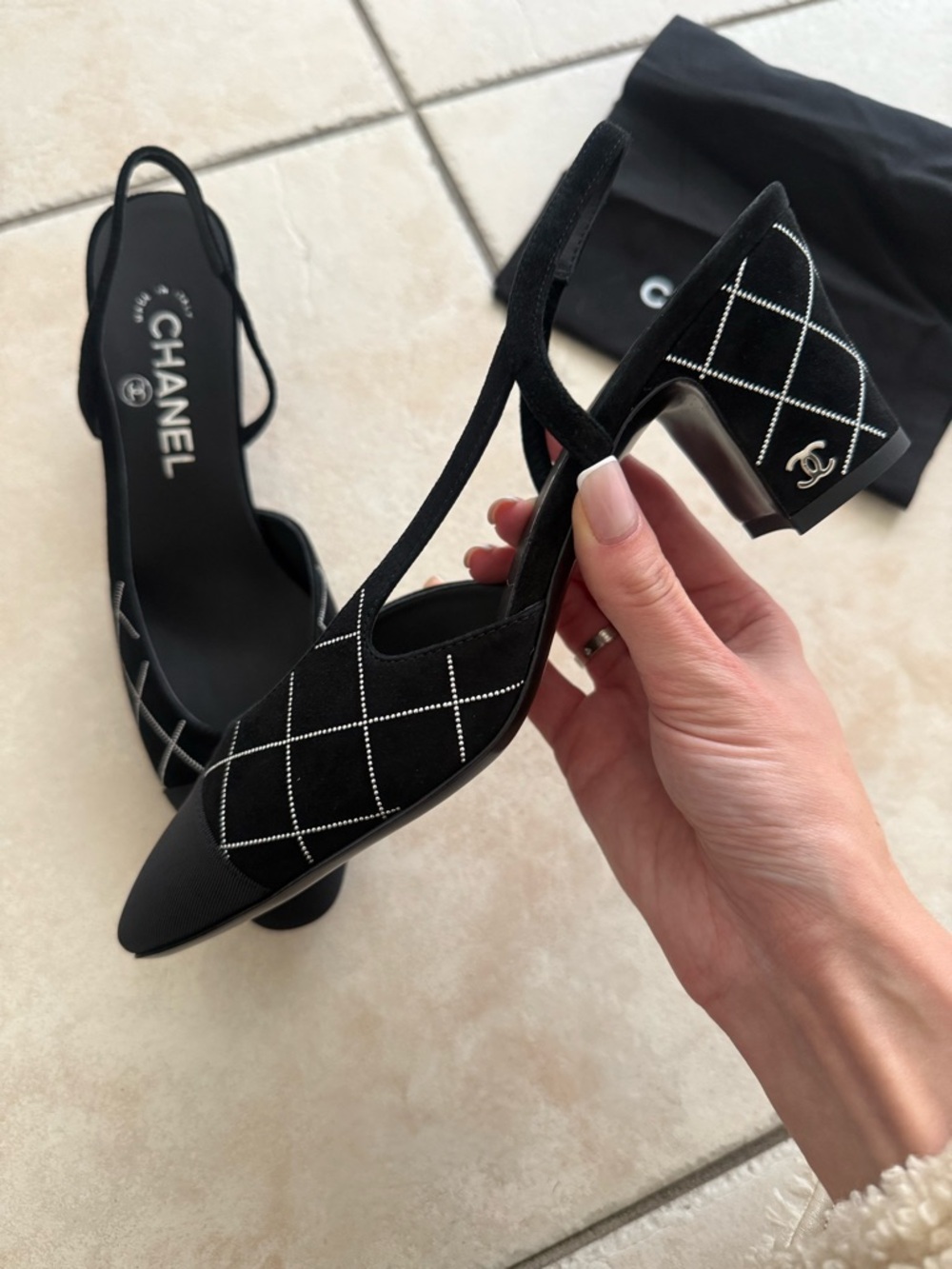 CHANEL Black Quilted Slingback Pumps with Contrast Stitching - Picture 3 of 5